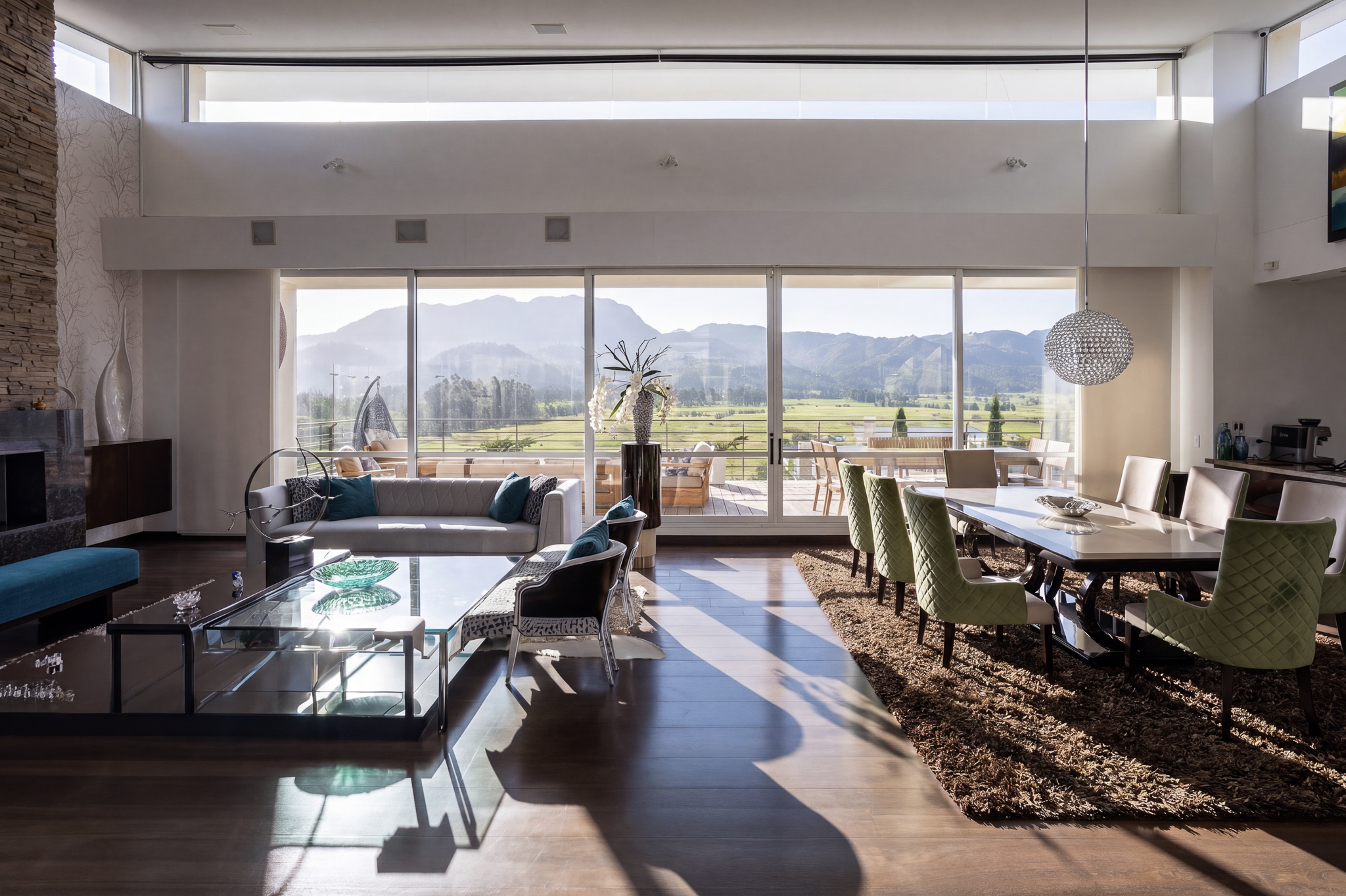 Interior after Hard Light Beam preset